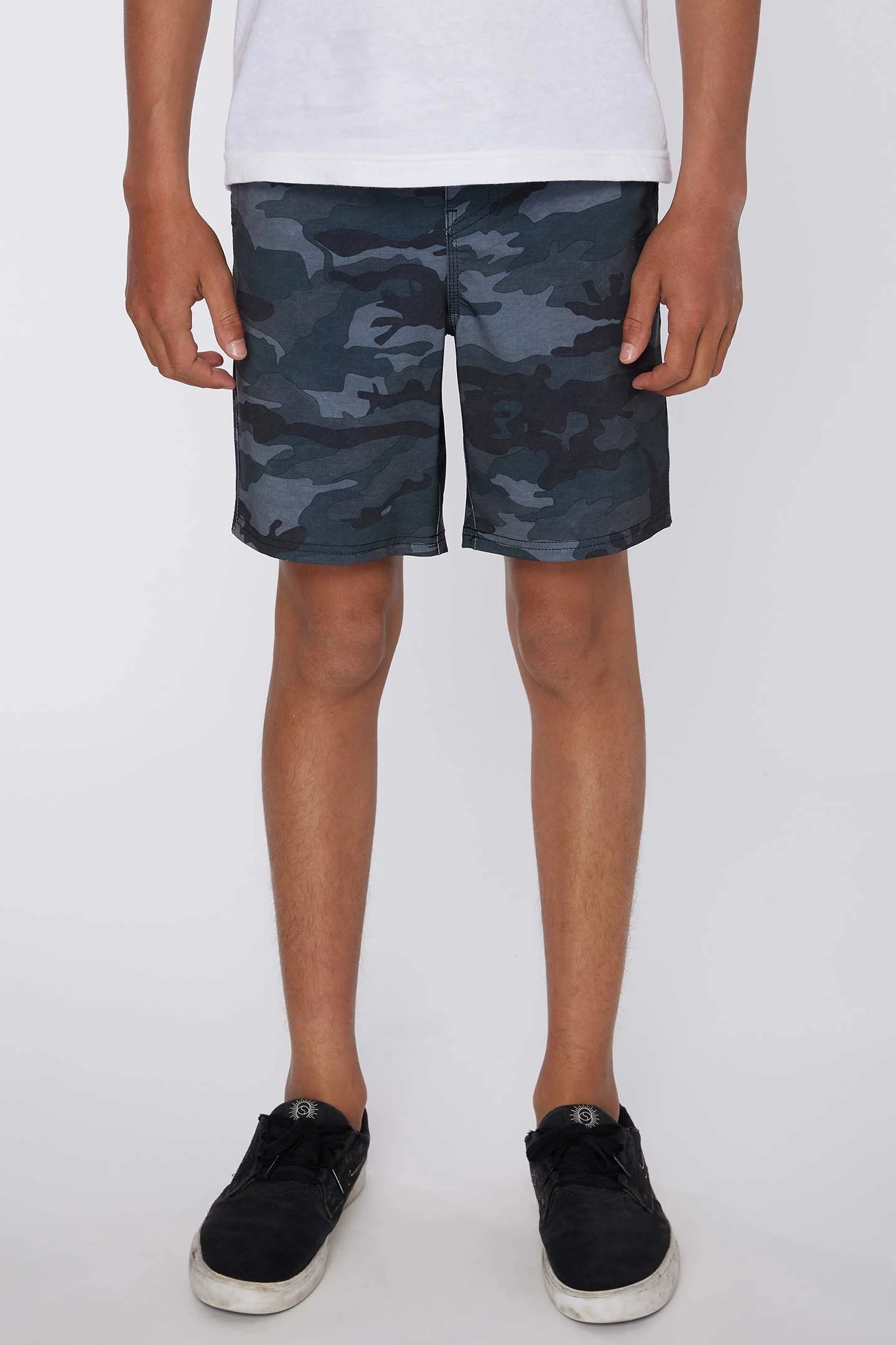 BOY'S RESERVE E-WAIST HYBRID SHORTS - Image 2