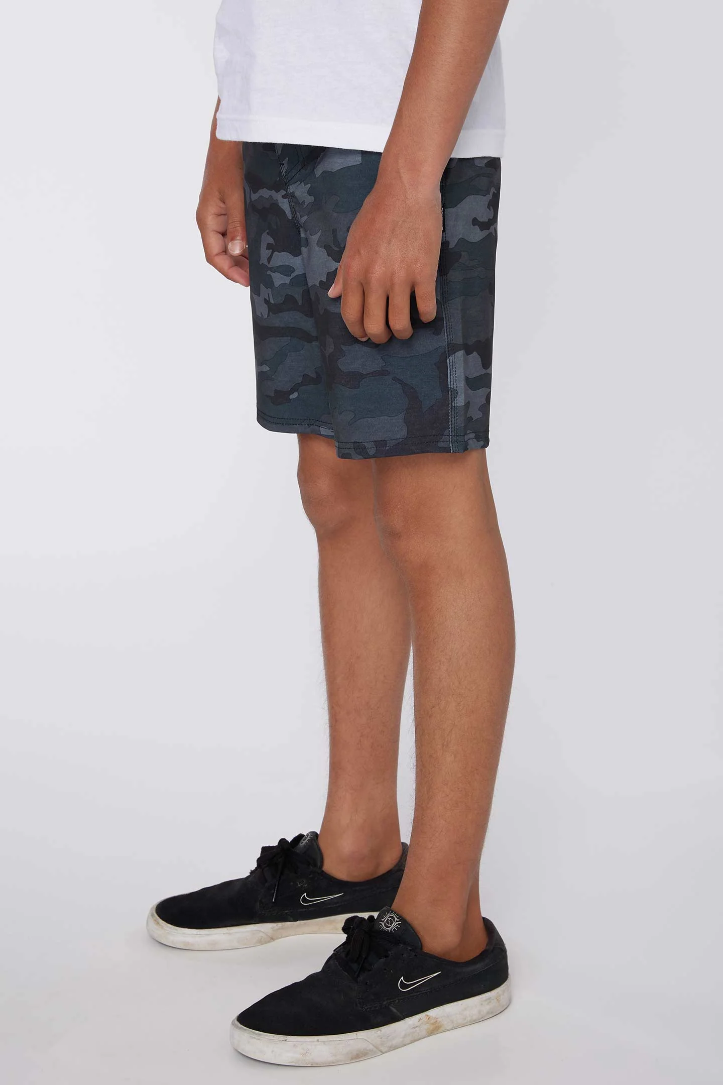 BOY'S RESERVE E-WAIST HYBRID SHORTS - Image 3