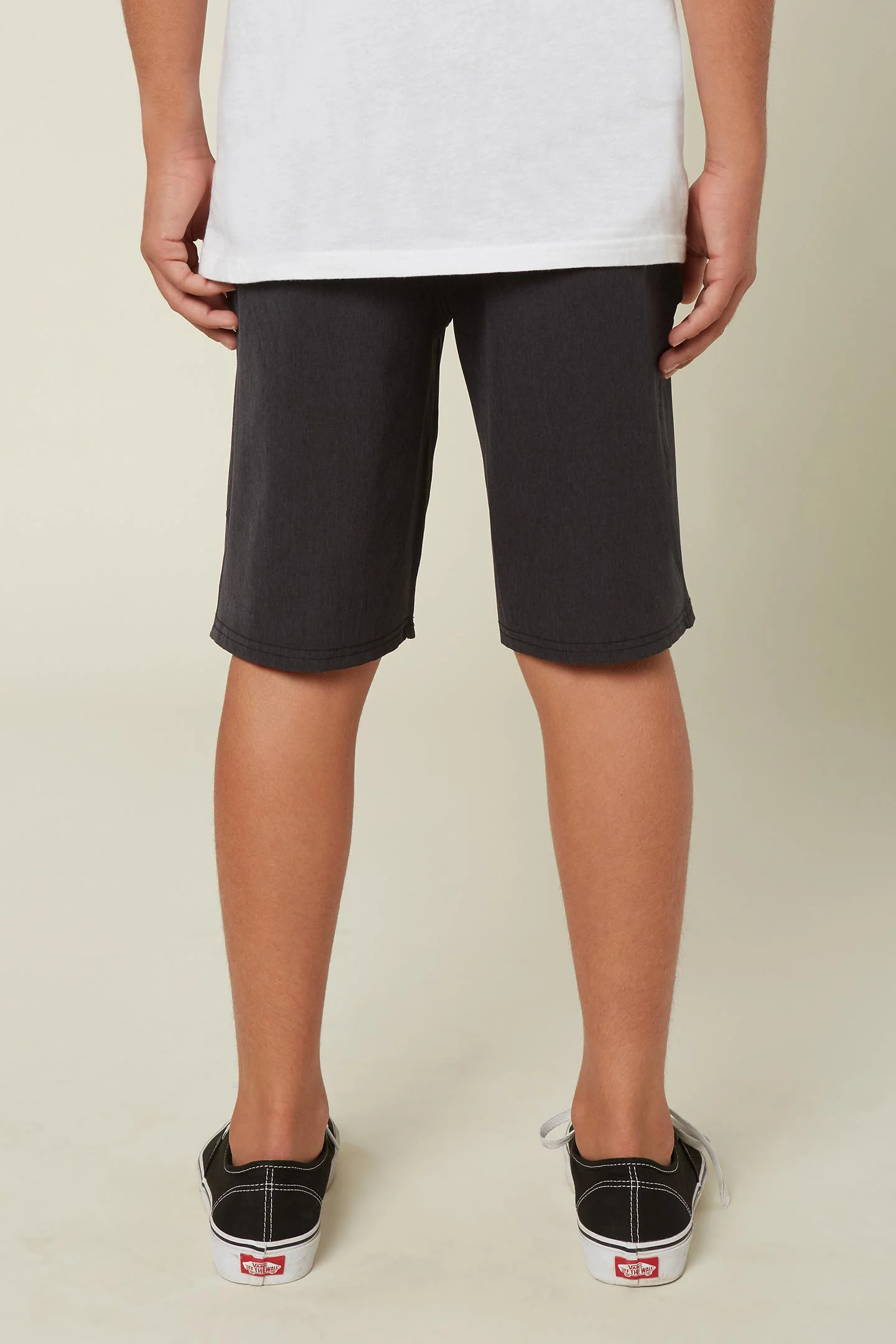 BOY'S RESERVE HEATHER HYBRID SHORTS - Image 3