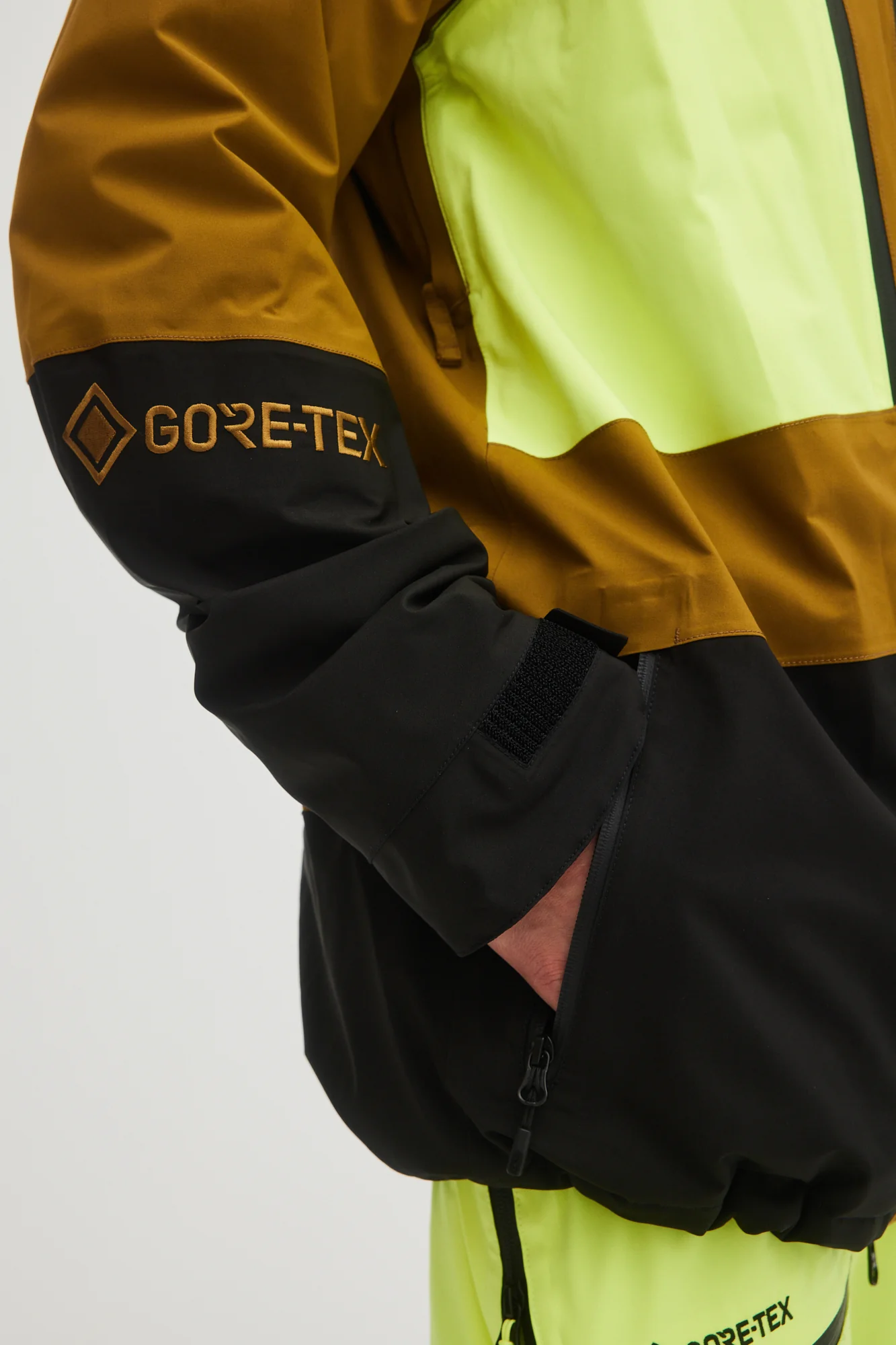 GORE-TEX PSYCHO TECH JACKET - Image 4
