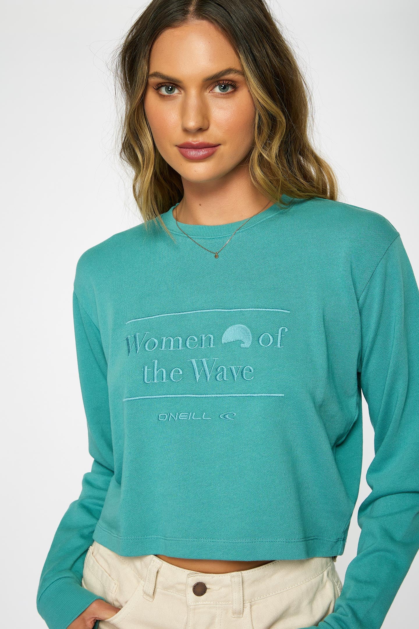 WOMEN OF THE WAVE INLET CROP PULLOVER - Image 2