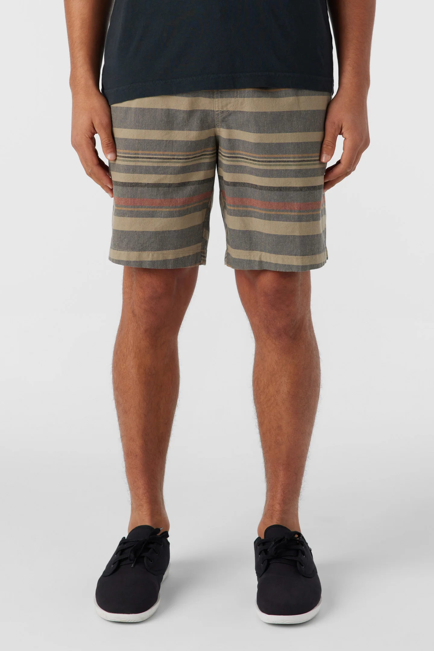LOW KEY STRIPE SHORT - Image 3