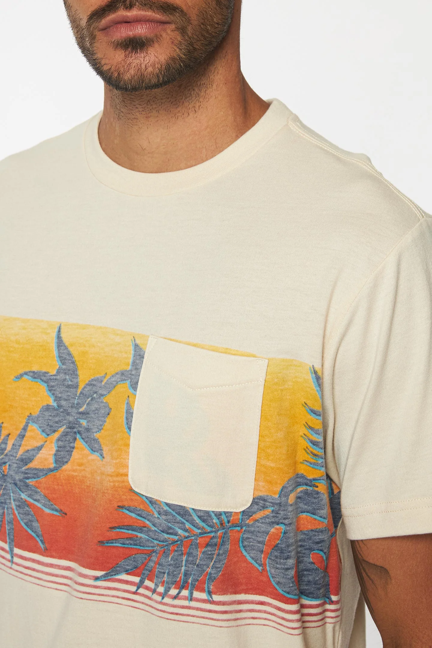 MENS HEIST PRINT CREW TEE - Image 5