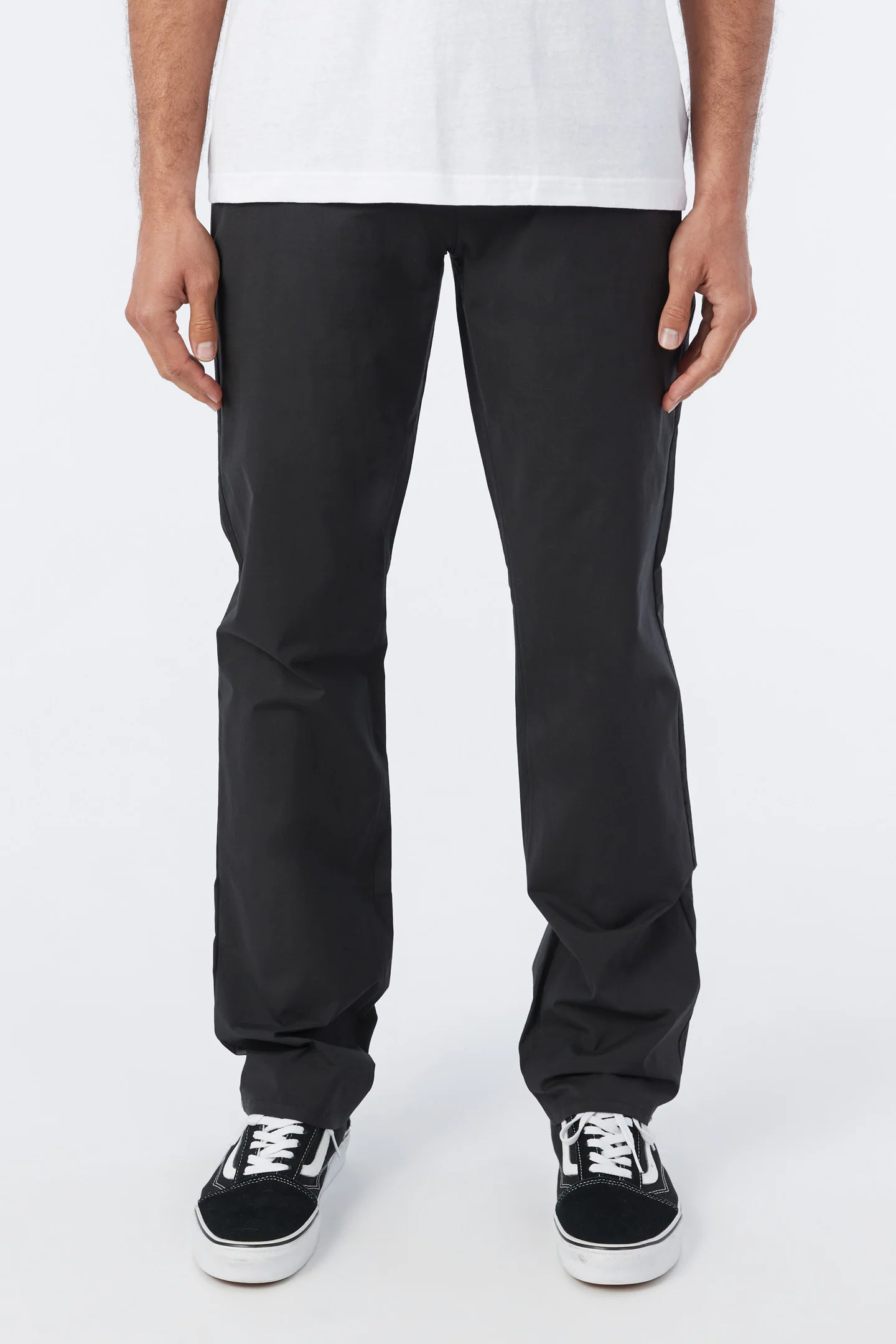 MISSION HYBRID CHINO PANT