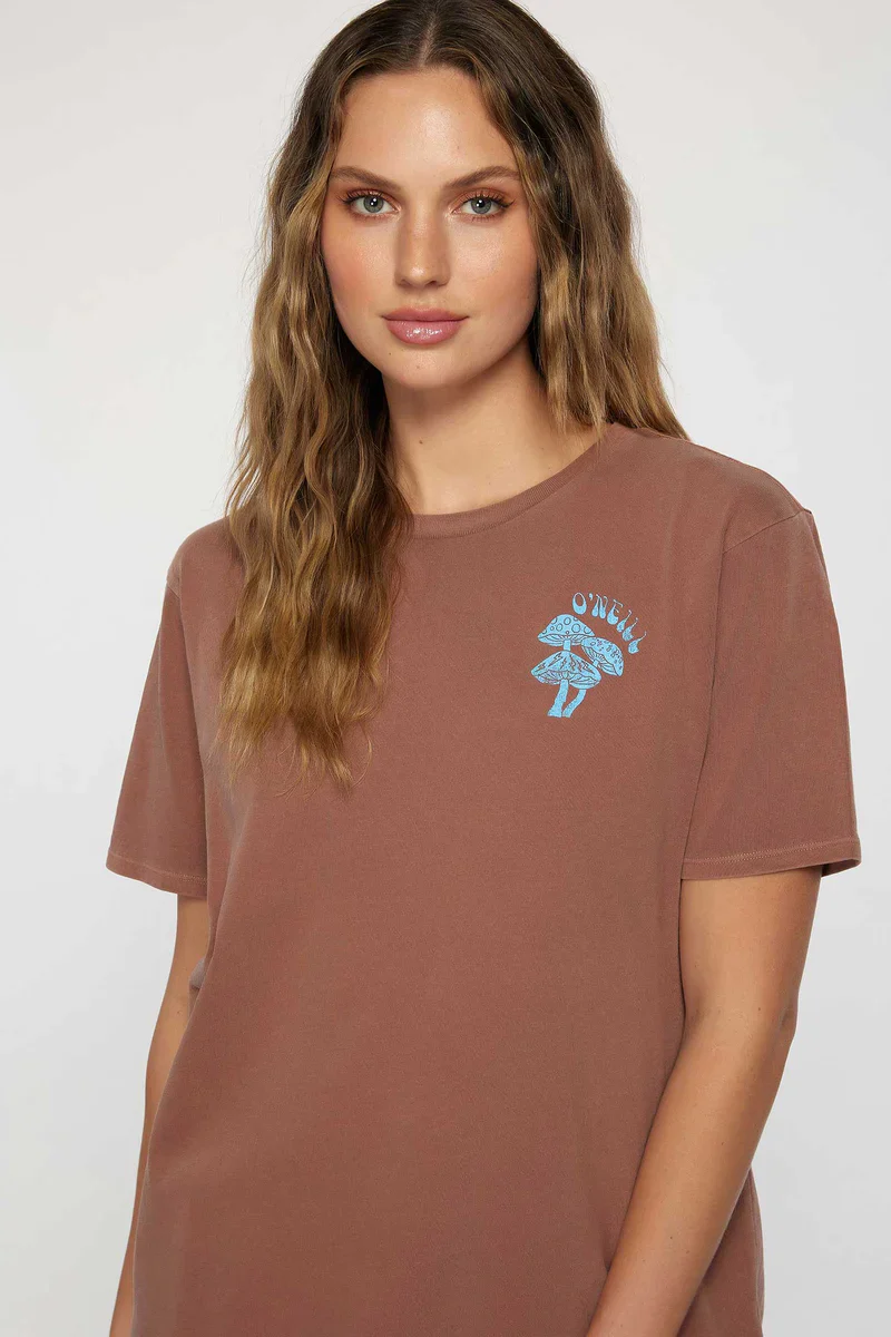 STAY MAGIC TEE