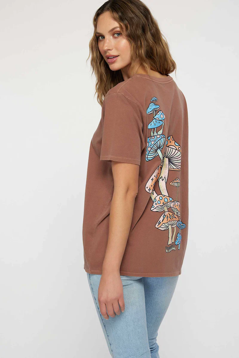 STAY MAGIC TEE - Image 5
