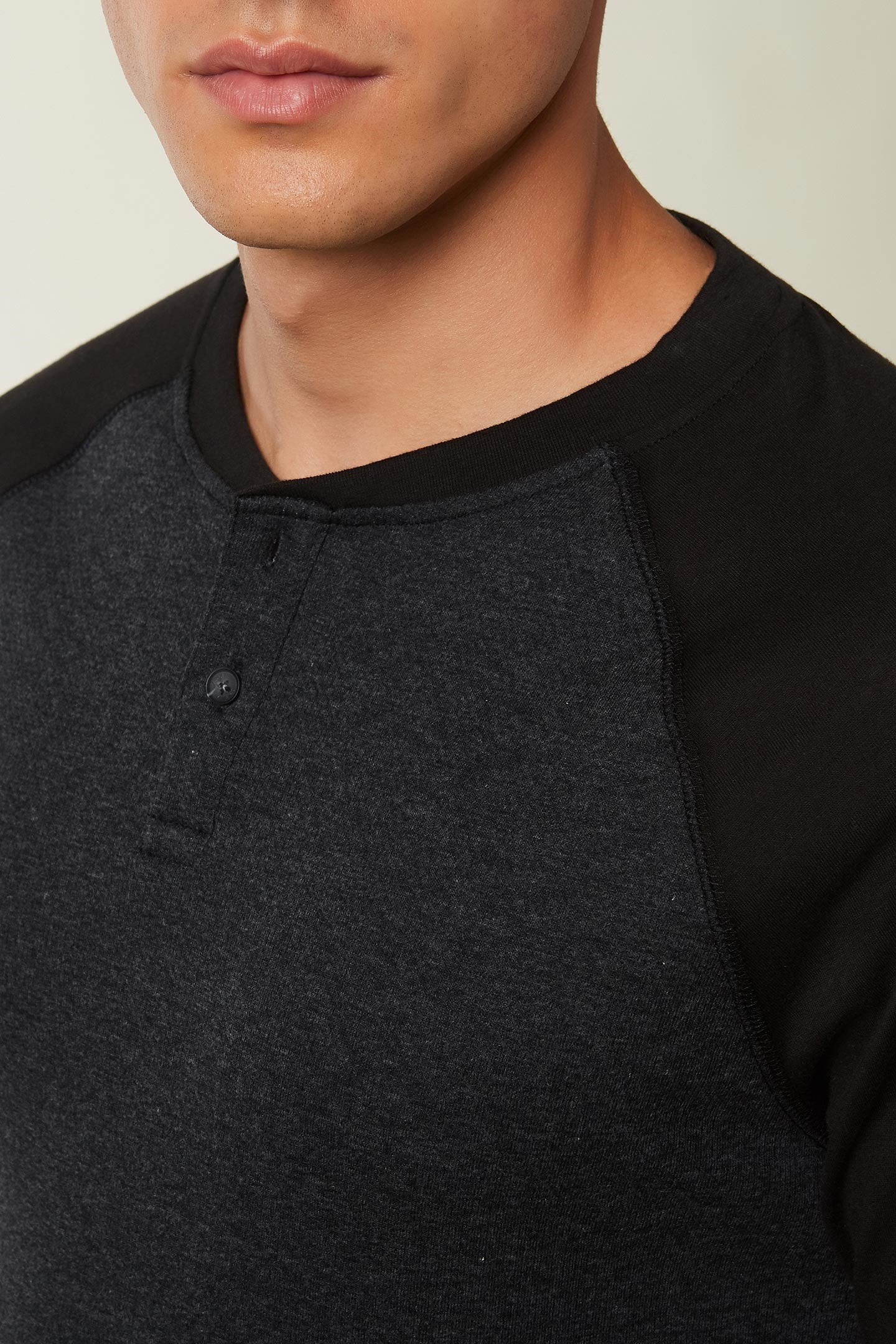 VOIID HENLEY - Image 4